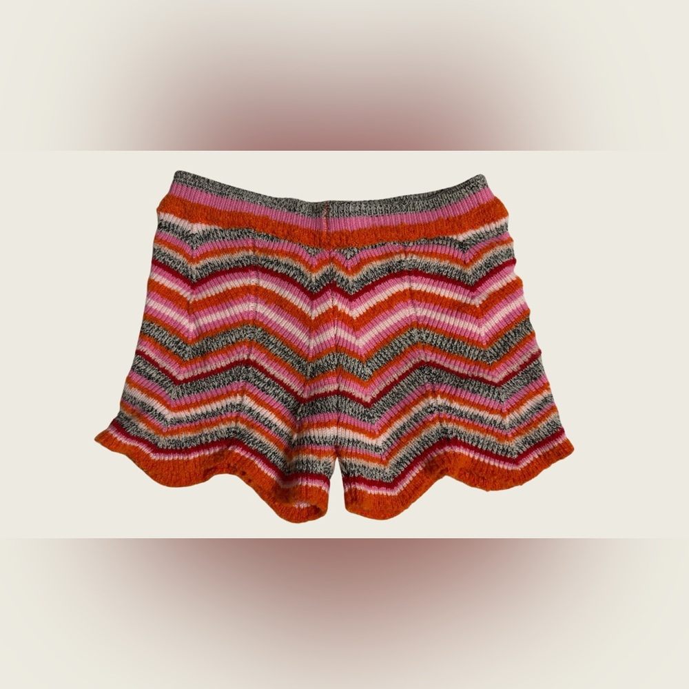 CHEVRON KNIT SHORTS